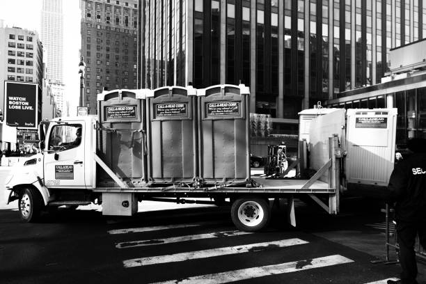 Portable Toilet Options We Offer in Rexland Acres, CA